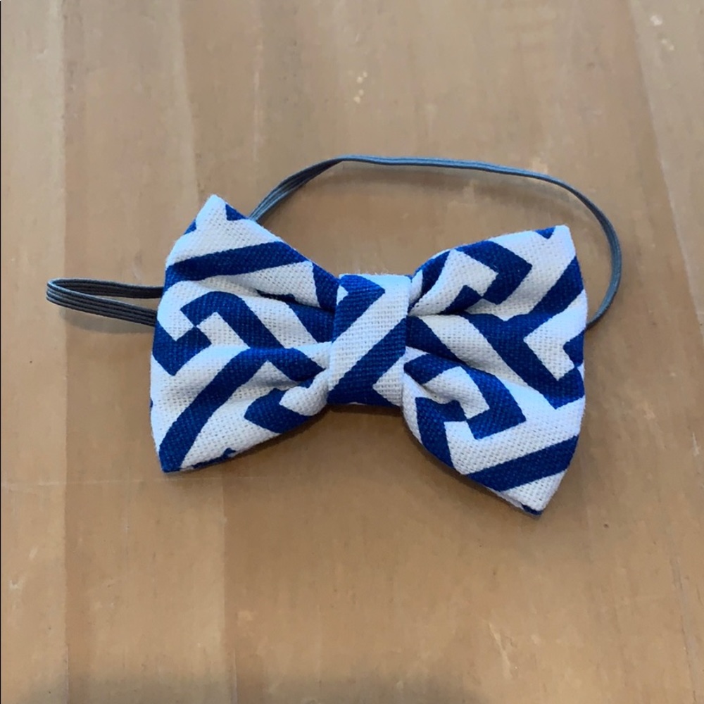 Baby bow tie